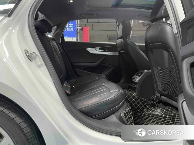 Audi A4L id 3902164 из Китая 10