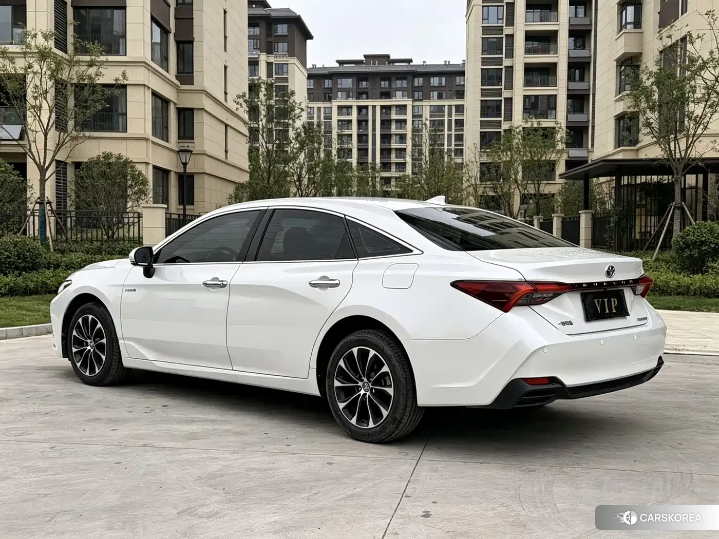 Toyota Avalon 2024 Белый из Китая, фото 3