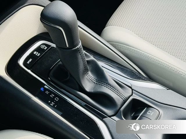 Toyota Corolla 2023 Серебристо-серый из Китая, фото 3