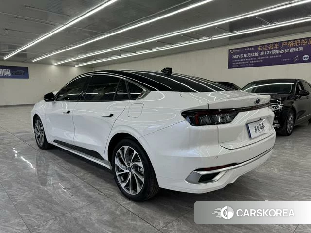Ford Mondeo 2022 Белый из Китая, фото 3