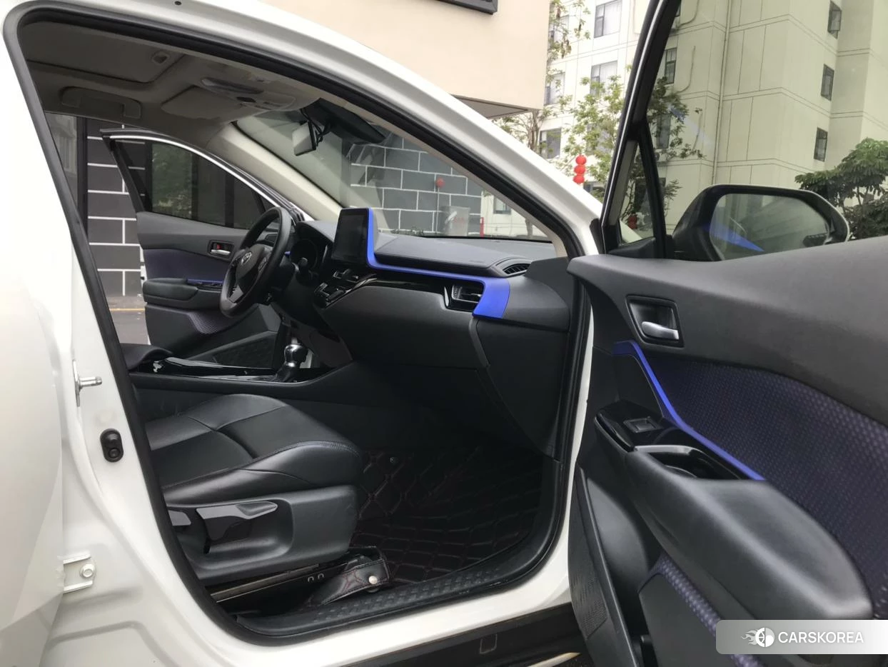 Toyota C-HR 2019 Белый из Китая, фото 3