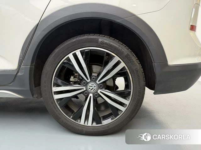 Volkswagen Touran L id 4238176 из Китая 13