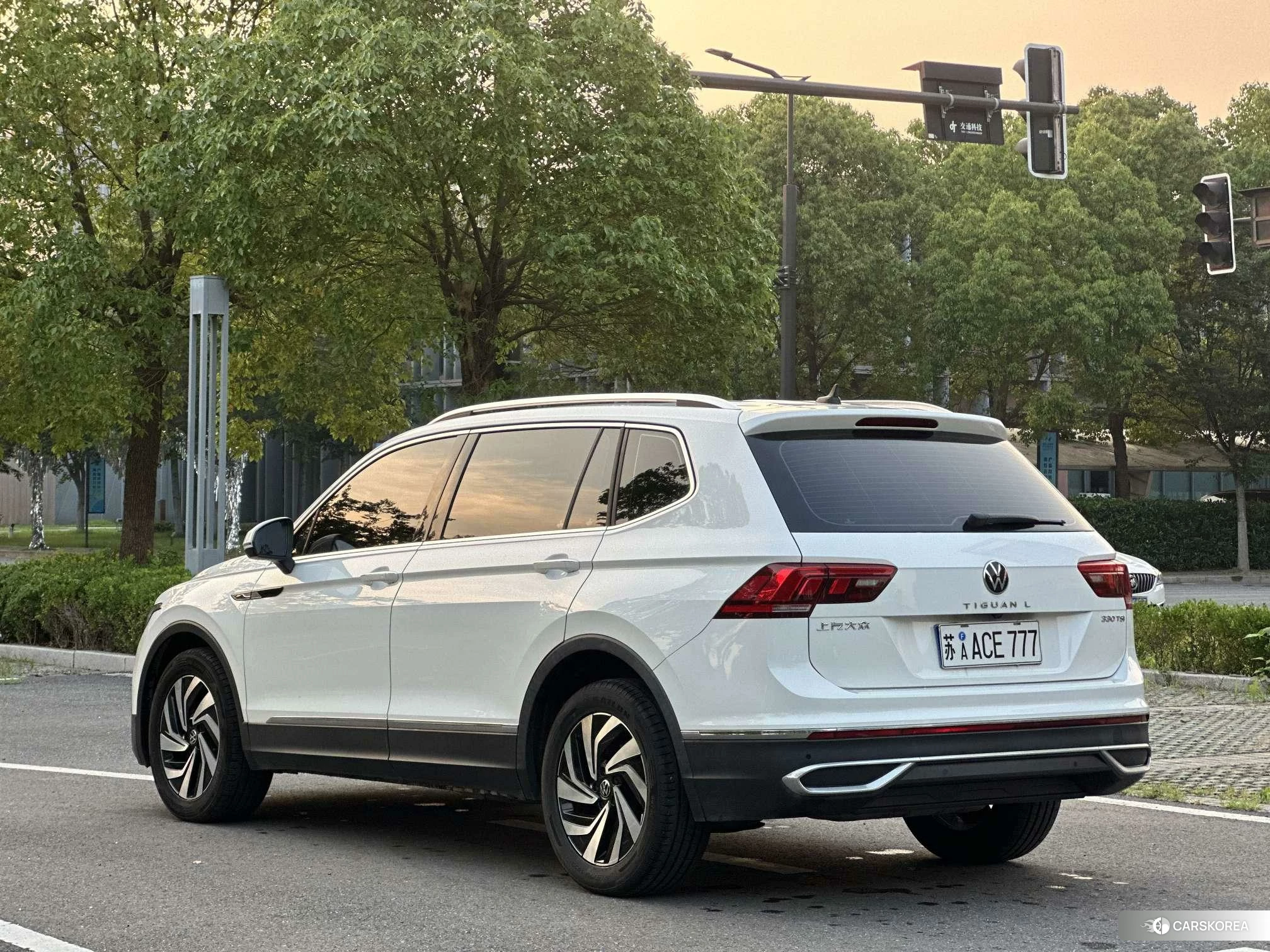 Volkswagen Tiguan L 2020 Белый из Китая, фото 3