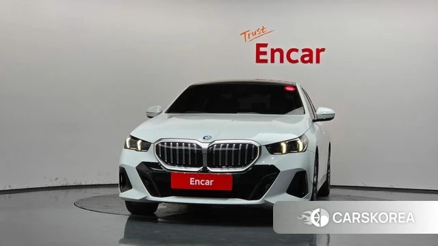 BMW 5 Series (G60) id 4847447 из Кореи 13