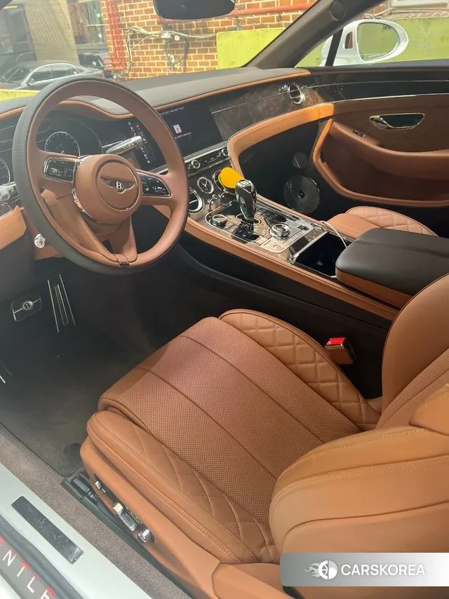 Bentley Continental GT 3rd Generation 2022 Белый из Кореи, фото 3