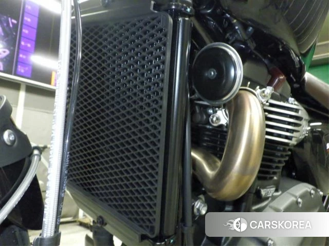 Engine photo