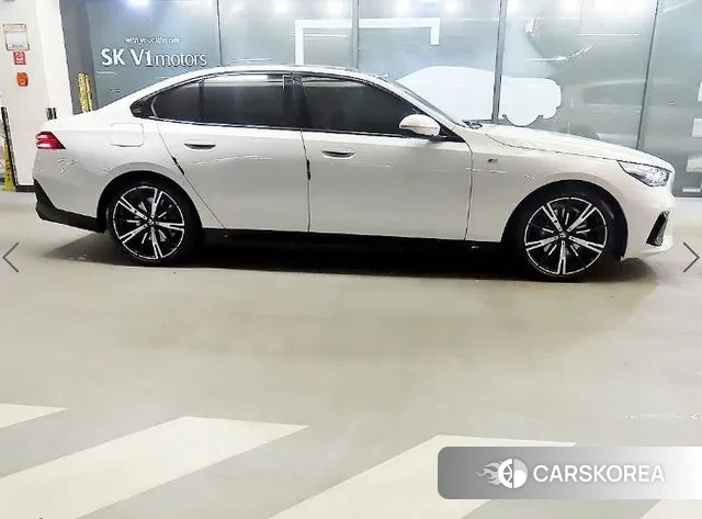 BMW 5 Series (G60) id 3487308 из Кореи 13