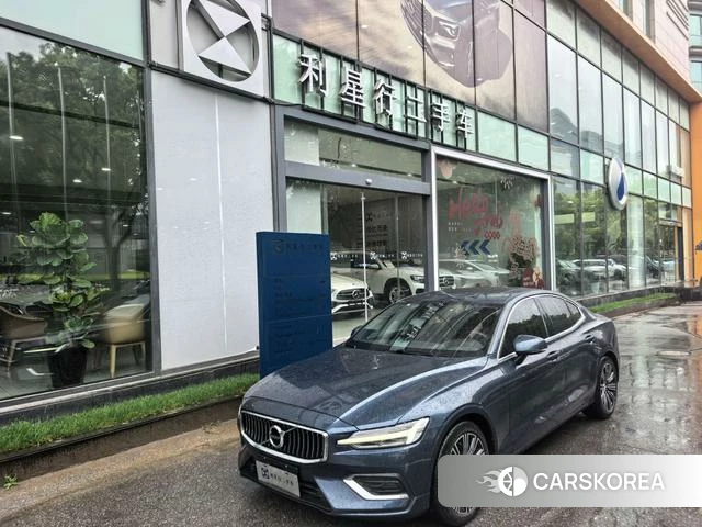 Volvo S60 id 4253032 из Китая 9