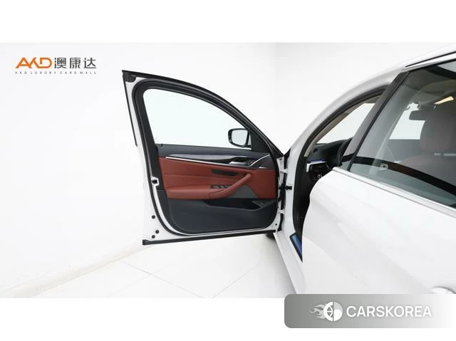 BMW 5 series 2024 Белый из Китая, фото 3