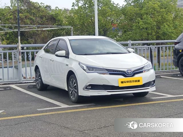 Toyota Corolla dual engine E+ 2021 Белый из Китая, фото 3