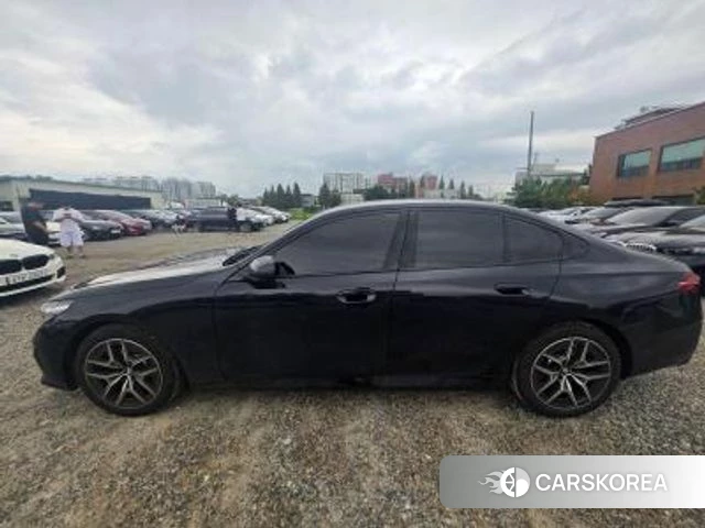 BMW 5 Series (G60) 2026 Черный из Кореи, фото 5