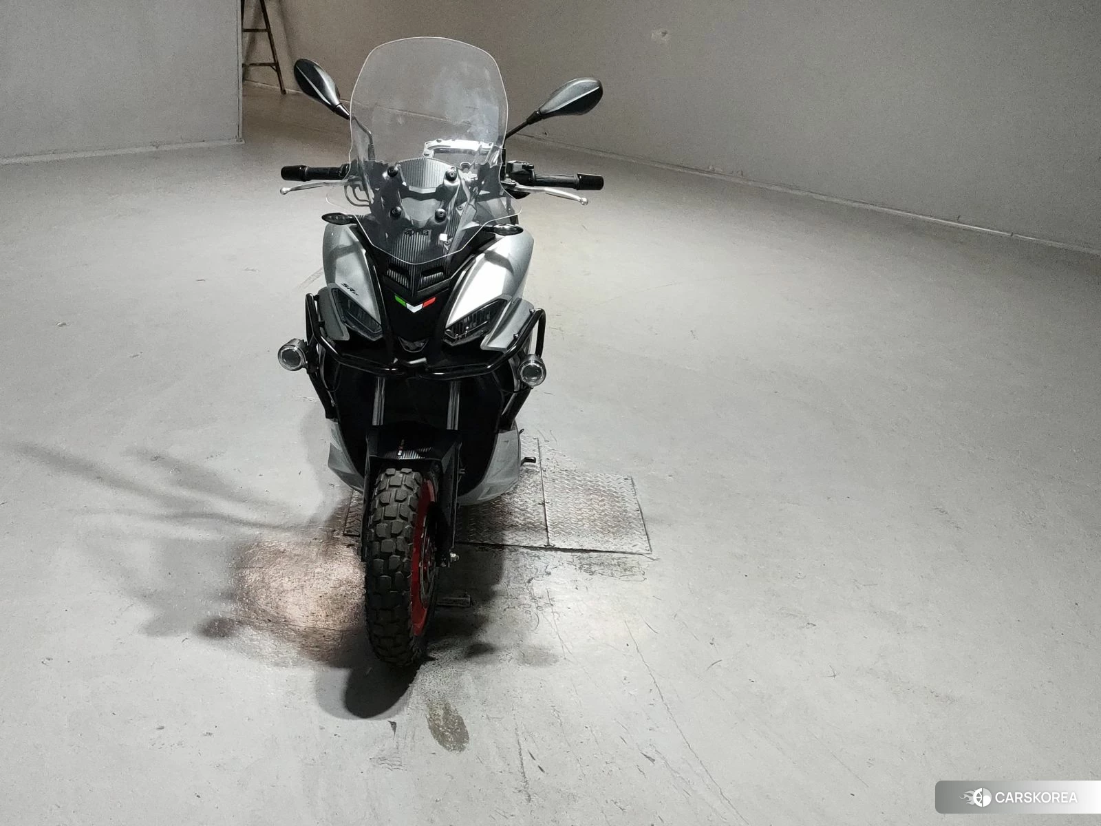Проданный Aprilia SR GT125 2023 из Японии, фото 3