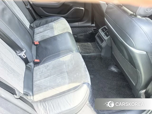 Audi A6L id 4334918 из Китая 15