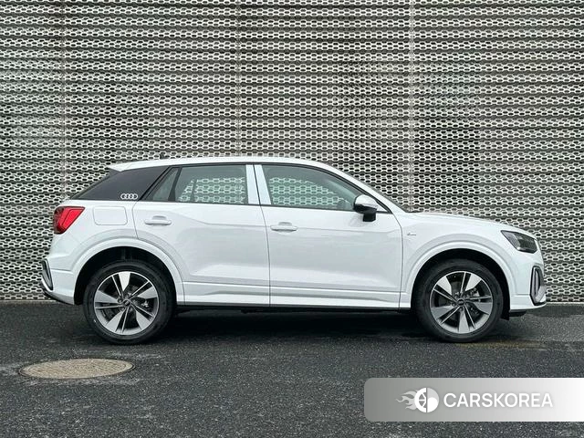 Audi Q2L id 4259905 из Китая 9