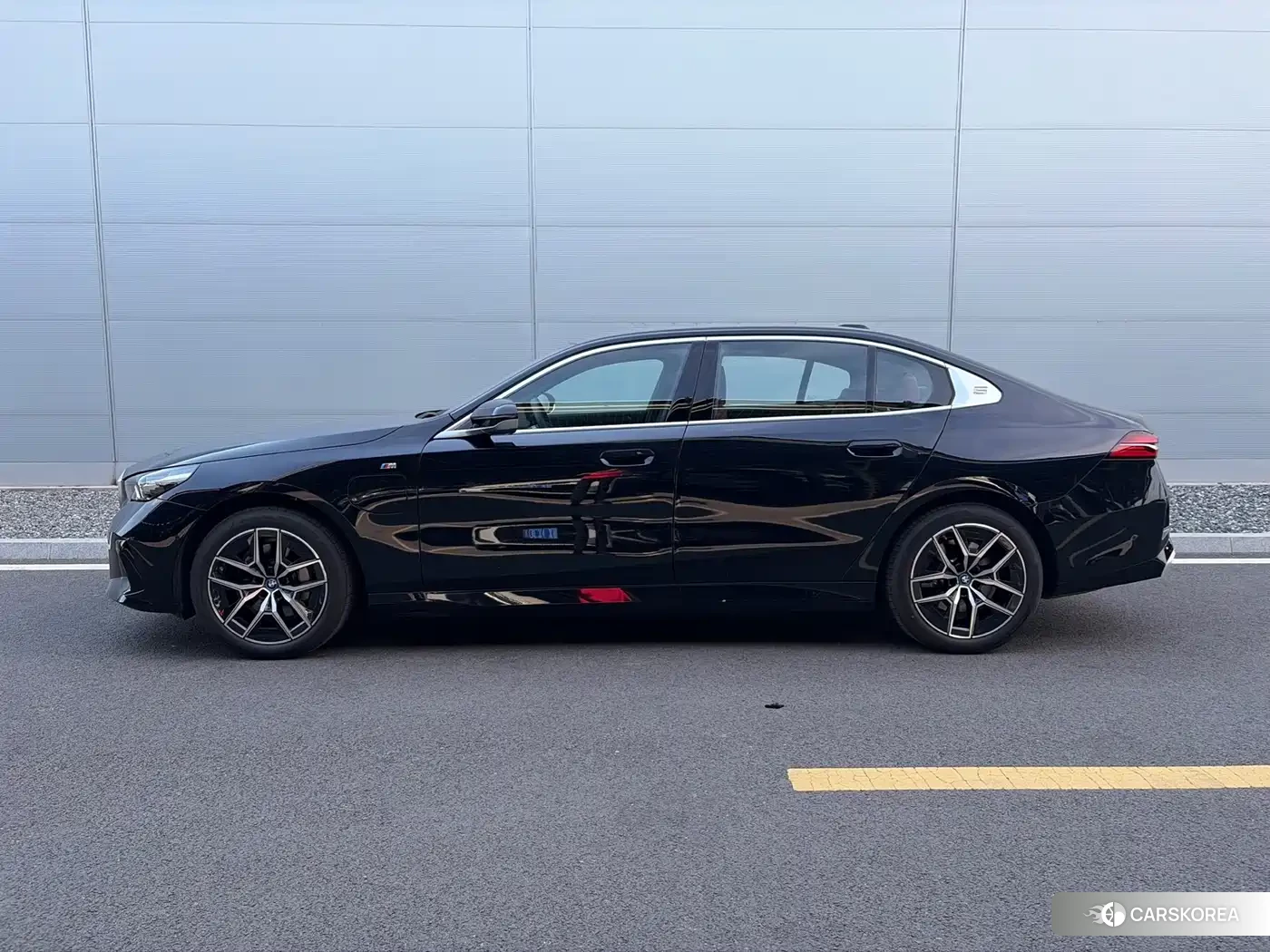 BMW i5 2025 Черный из Китая, фото 4