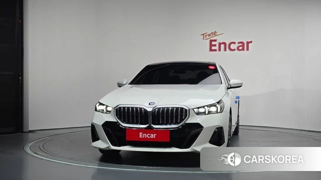 BMW 5 Series (G60) id 4847782 из Кореи 23