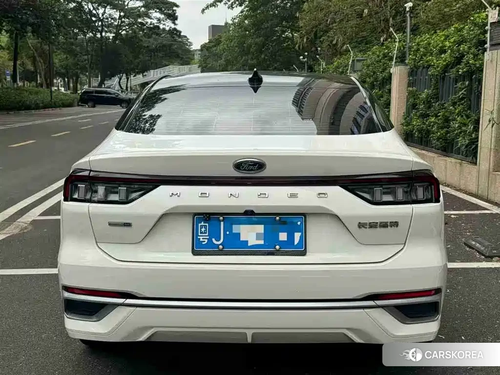 Ford Mondeo 2023 Белый из Китая, фото 3