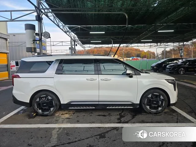 Kia The New Carnival 4th Generation 2023 Жемчужный цвет из Кореи, фото 3