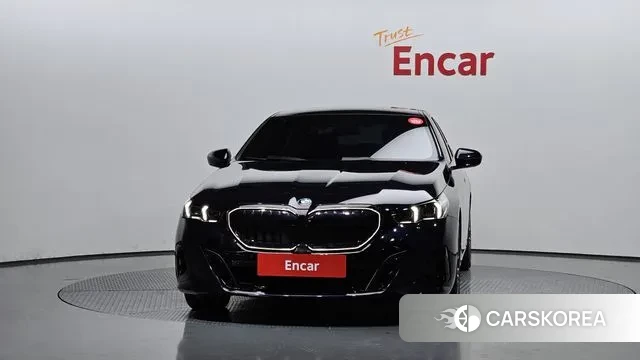 BMW 5 Series (G60) id 3052683 из Кореи 13