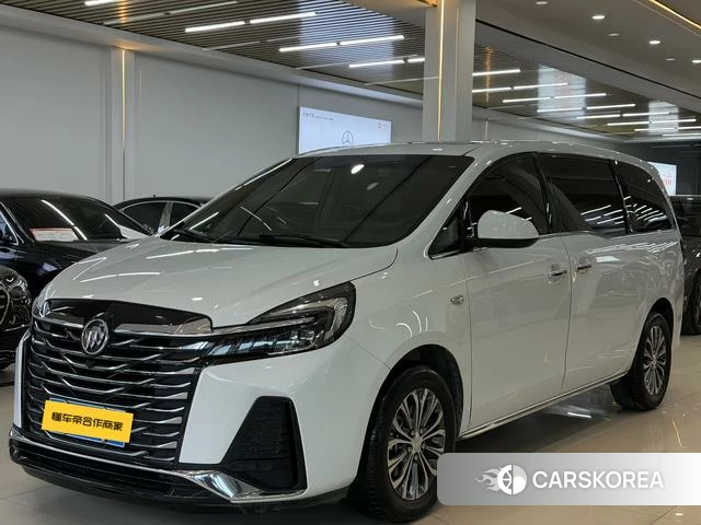 Buick GL8 2023 Белый из Китая, фото 3