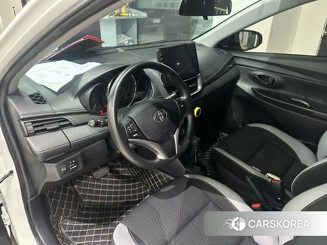 Toyota YARIS L Zhixuan 2023 Белый из Китая, фото 3