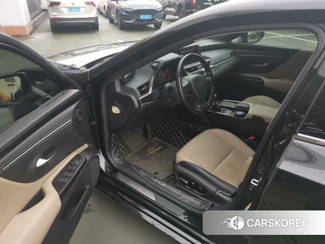 Lexus ES id 4239331 из Китая 13