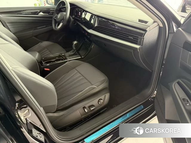 Volkswagen Passat 2024 Черный из Китая, фото 3