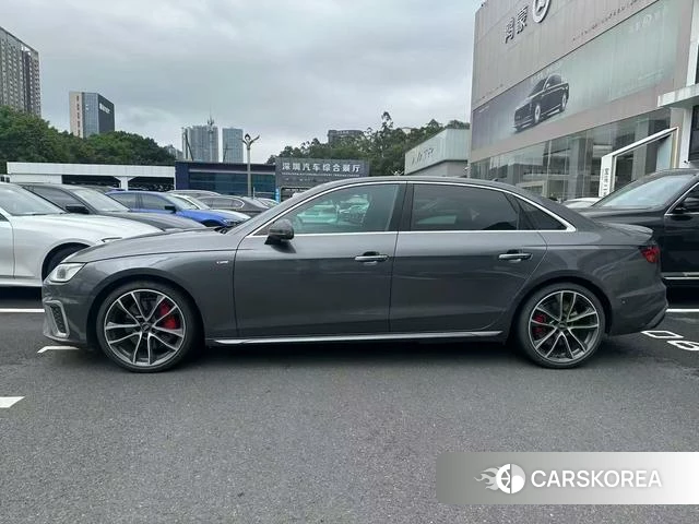 Audi A4L 2022 Темно-серый из Китая, фото 3