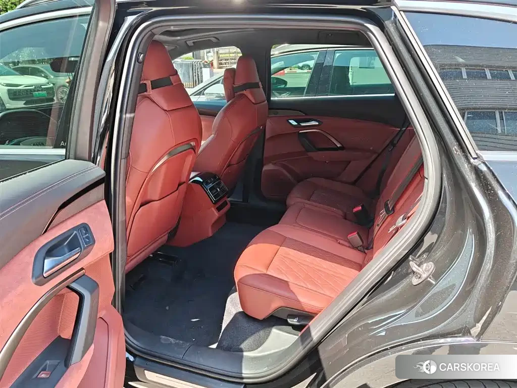 Audi Q5L id 4515566 из Китая 13