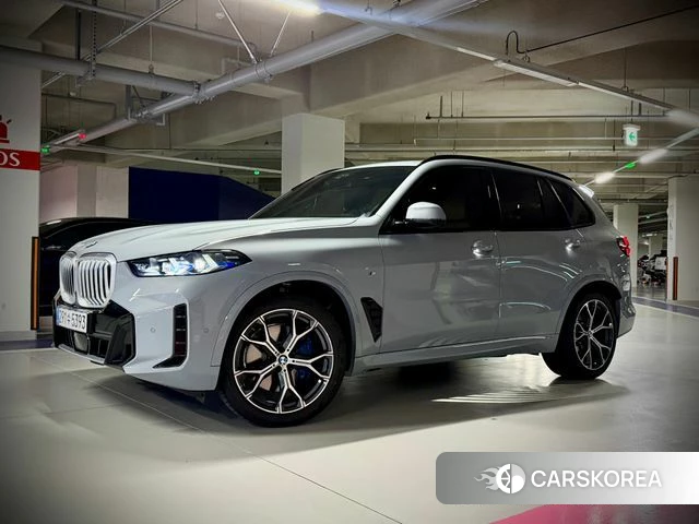 BMW X5 (G05) 2026 Светло-серебряный цвет из Кореи, фото 4
