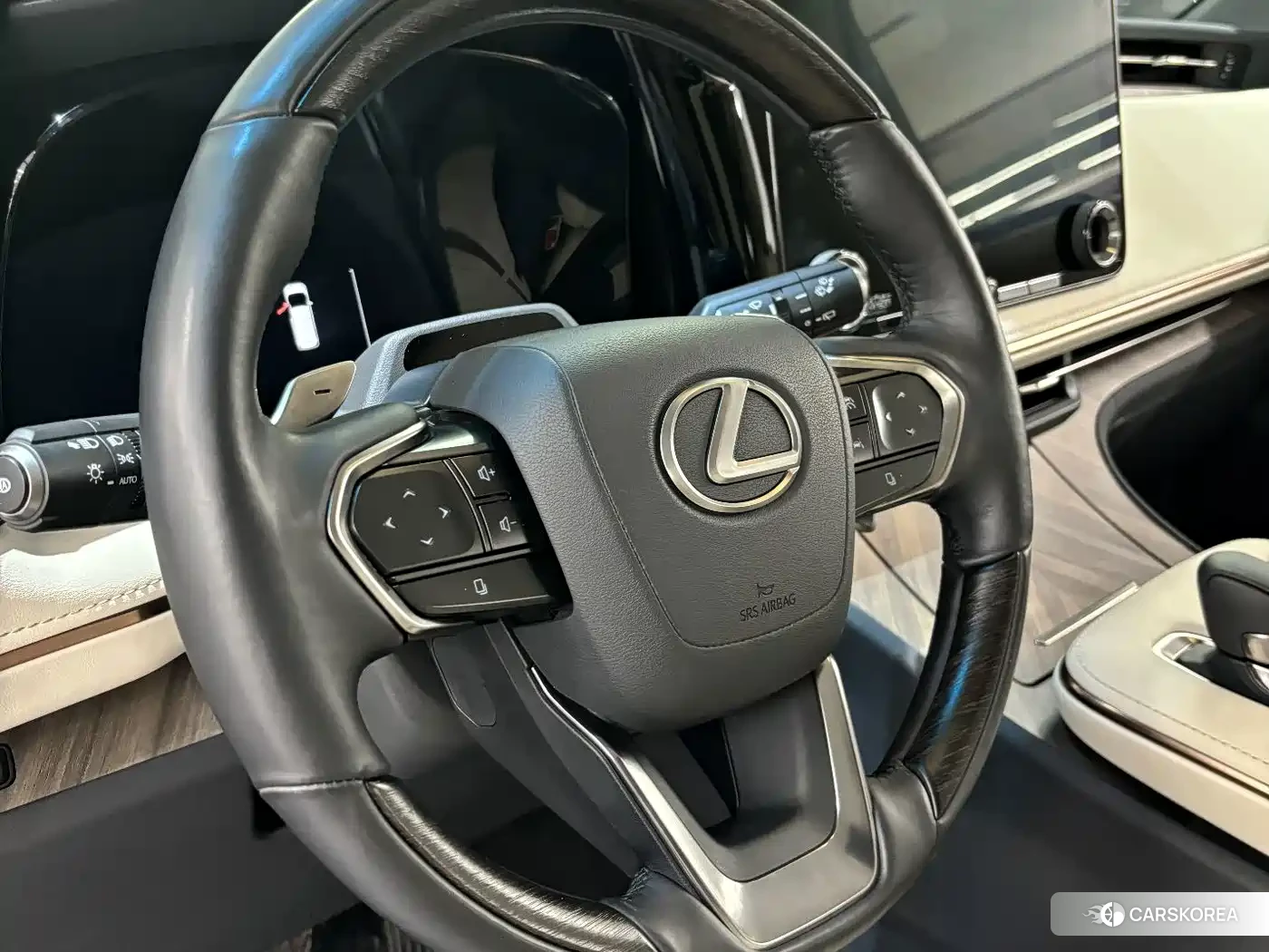Lexus LM id 4674267 из Китая 10
