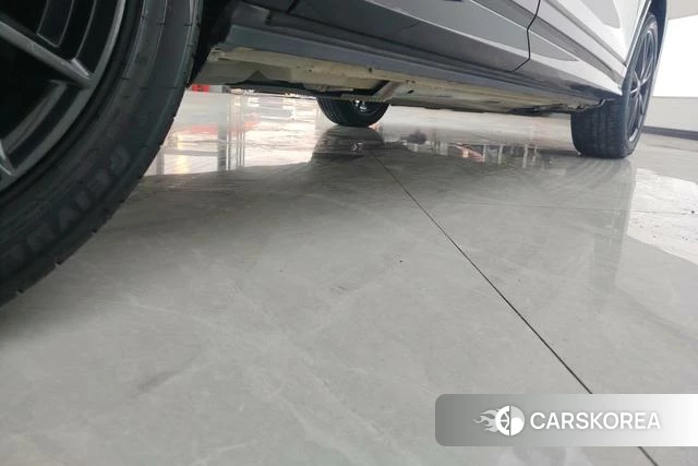 Audi Q2L id 3804887 из Китая 10
