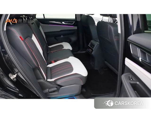 Volkswagen Tourang 2024 Черный из Китая, фото 3