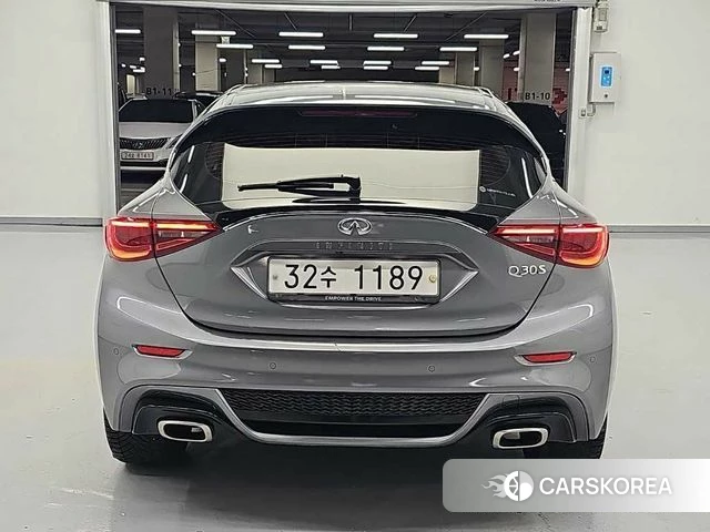 Infiniti Q30 id 4732804 из Кореи 11