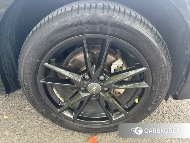 Audi Q2L id 4209976 из Китая 11