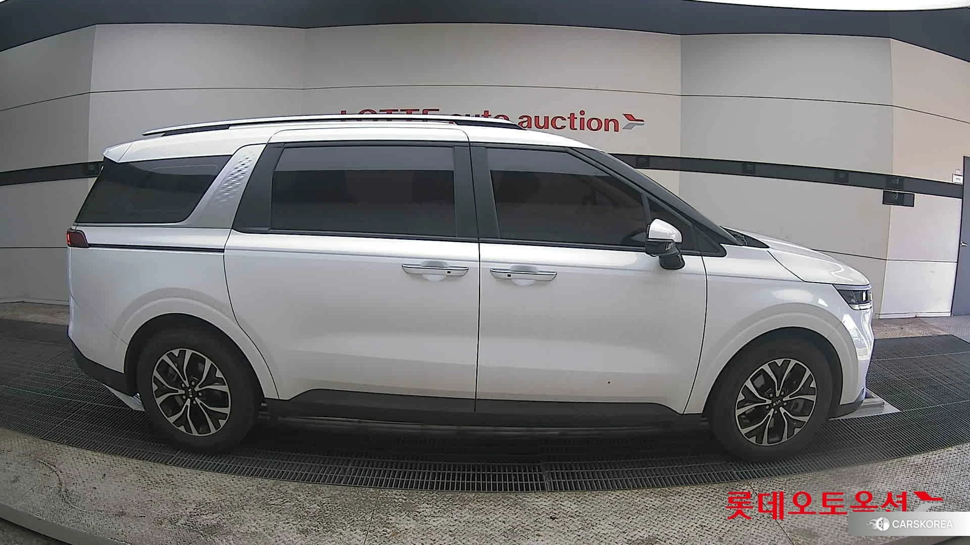 Kia Carnival id 3882160 из Кореи 23