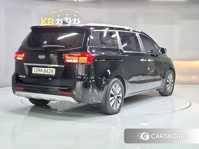 Kia All New Carnival id 3284938 из Кореи 13