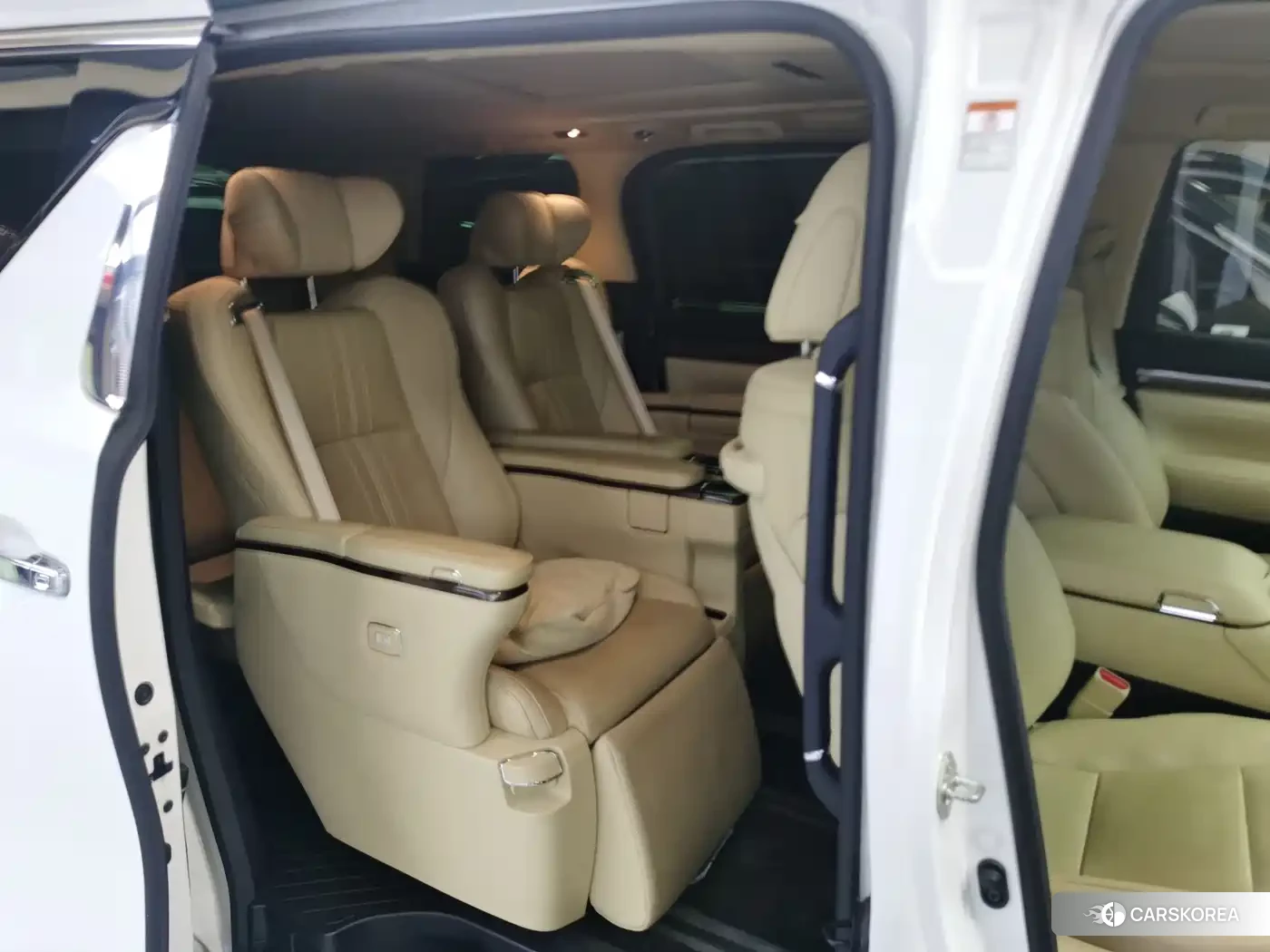 Toyota Alphard id 4547257 из Китая 7