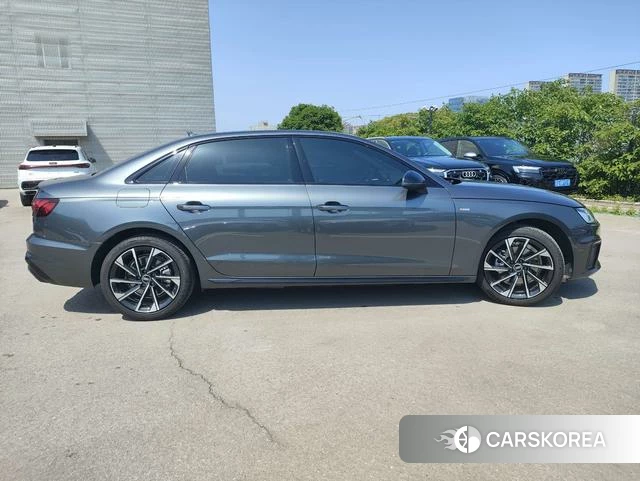 Audi A4L 2026 Темно-серый из Китая, фото 5