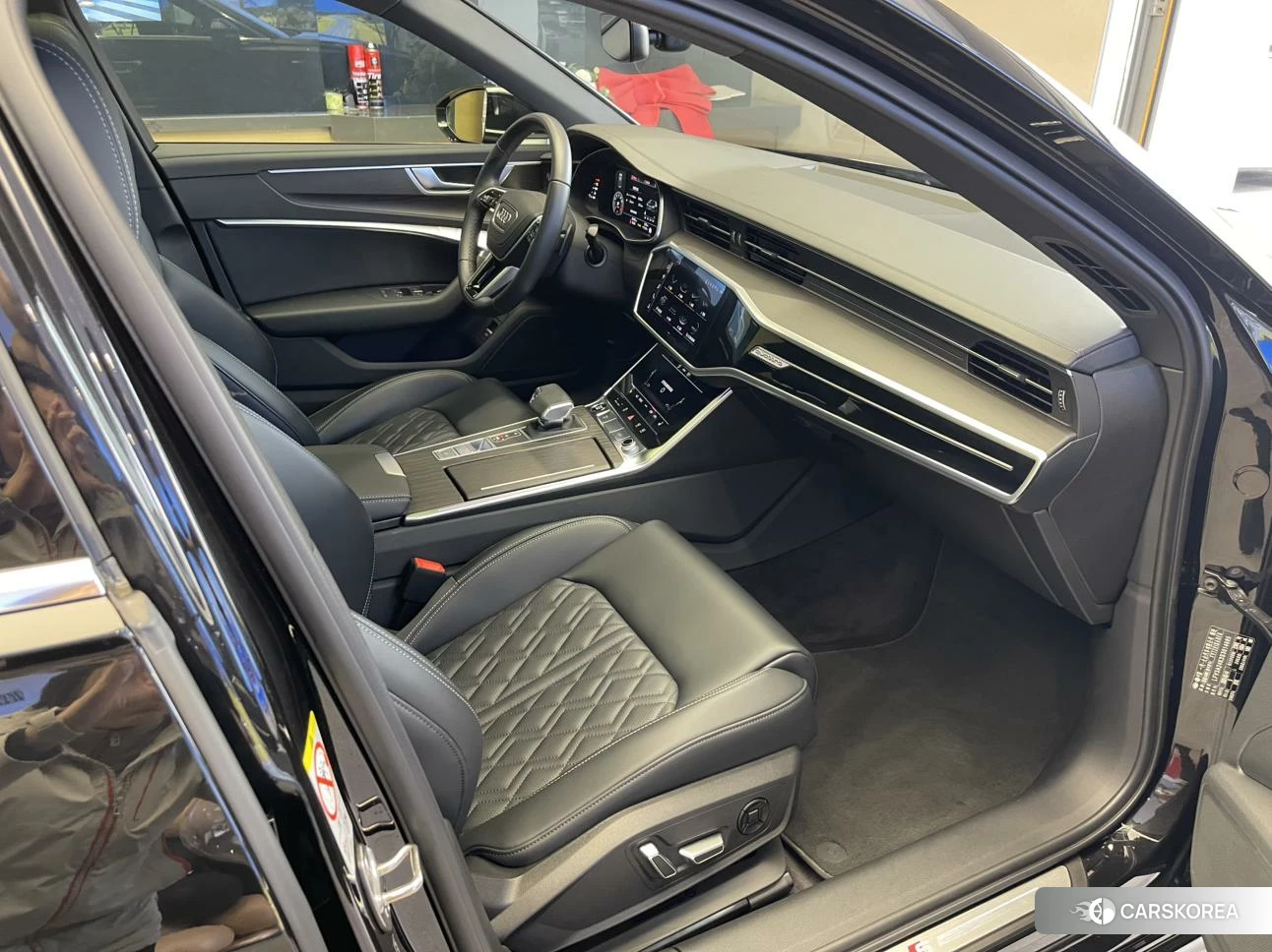 Audi A6L id 4492915 из Китая 9