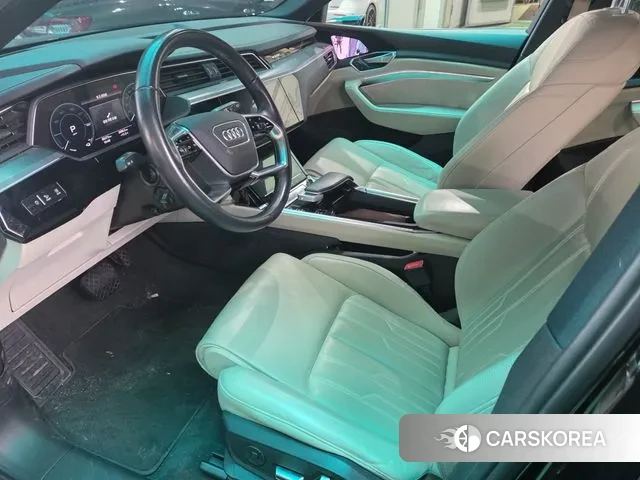 Audi e-Tron 2020 Черный из Кореи, фото 3