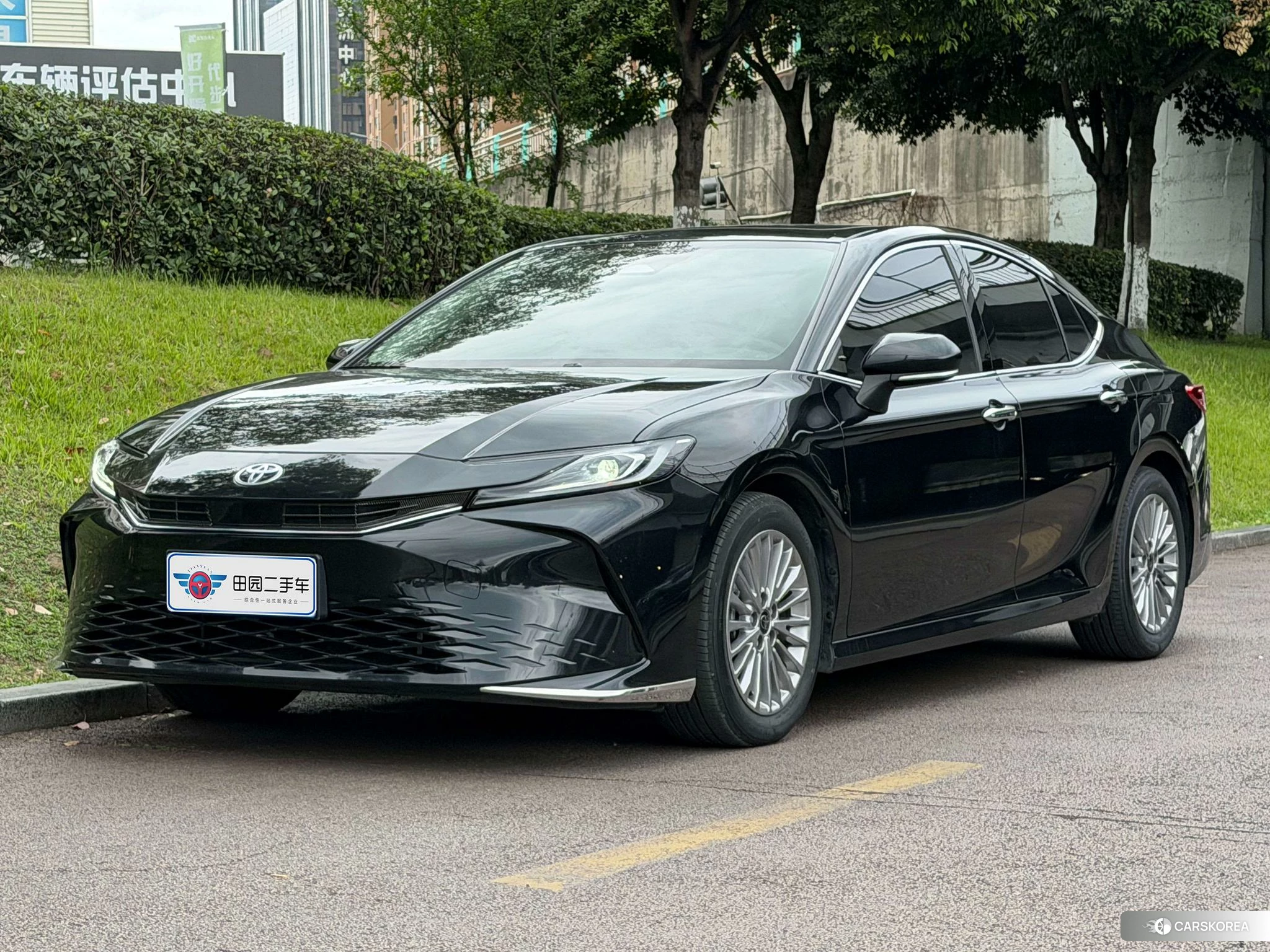 Toyota Camry 2024 Черный из Китая, фото 6