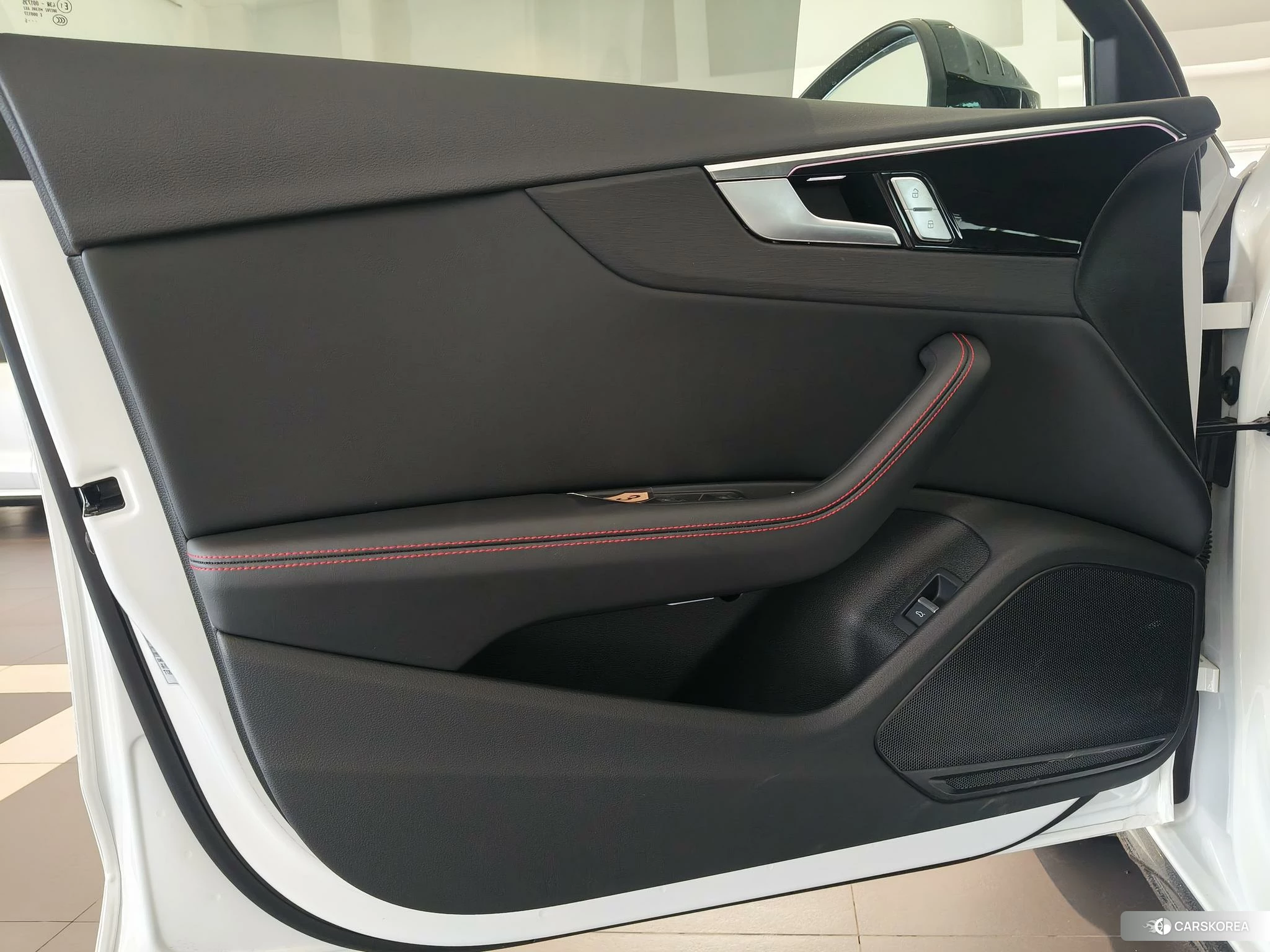 Audi A4L 2026 Белый из Китая, фото 5