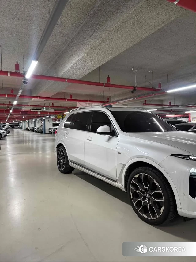 BMW X7 (G07) 2023 Белый из Кореи, фото 5