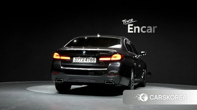 BMW 5 Series (G30) id 3898918 из Кореи 13