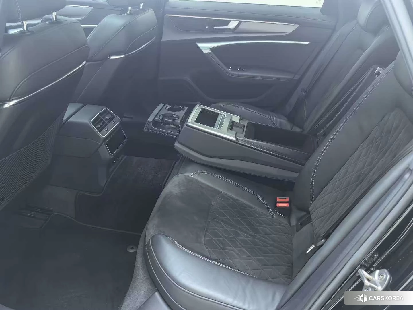 Audi A6L id 4454060 из Китая 10