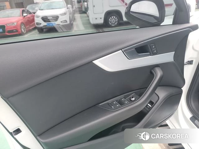 Audi A4L 2023 Белый из Китая, фото 6