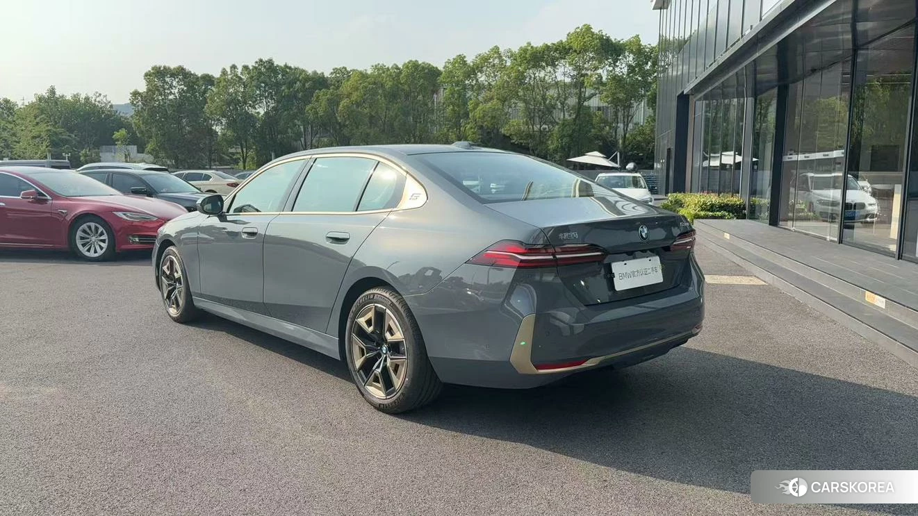 BMW 5 series id 4455335 из Китая 9