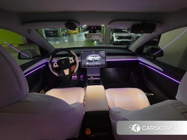 Tesla Model Y 2023 Белый из Кореи, фото 3