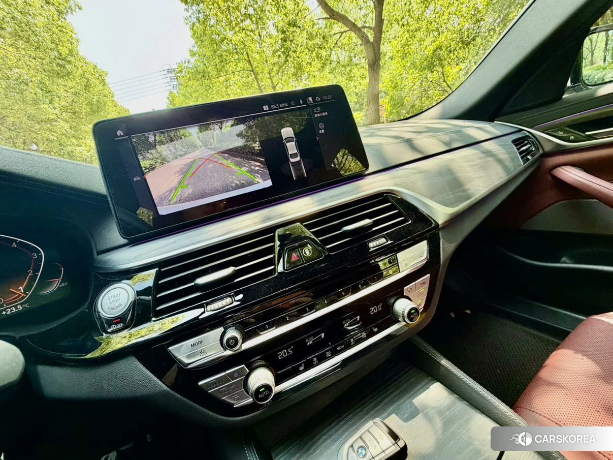 BMW 5 series 2020 Белый из Китая, фото 3